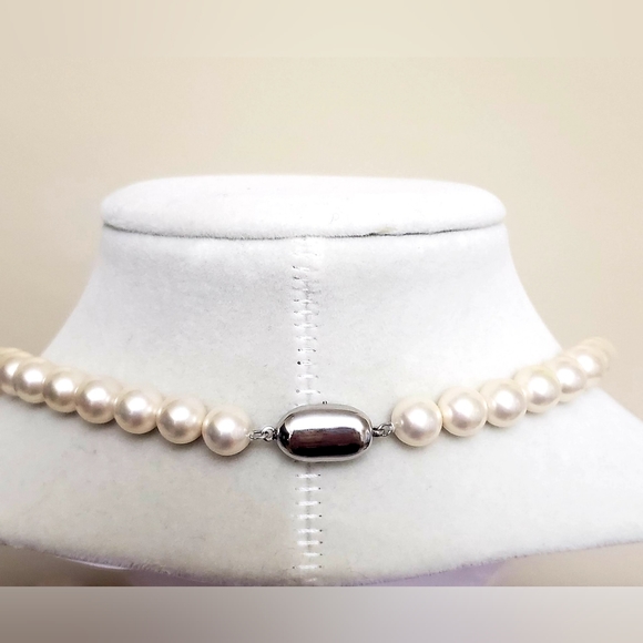 Hanadama Luxury Aurora Honkai Faux Pearl 8mm Necklace and Earrings Set - Picture 3 of 11